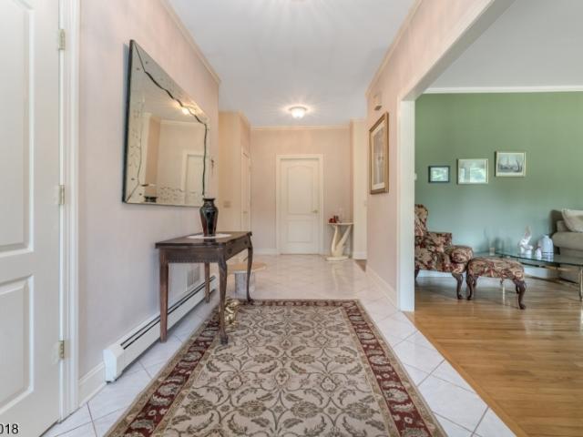 House for sale in Annandale, New Jersey