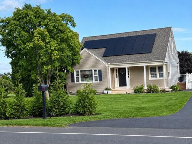 House for sale in Suffield, Connecticut