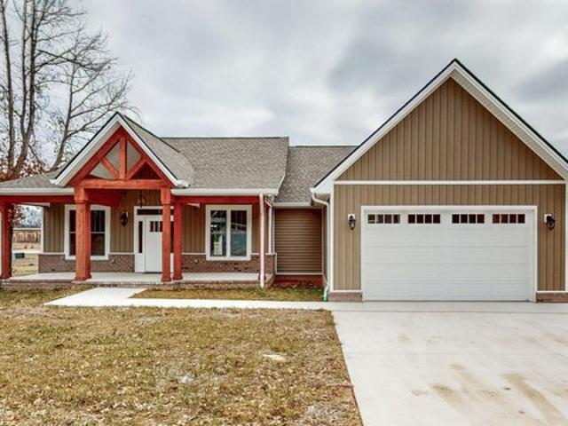 House for sale in Mayfield, Kentucky