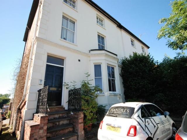 Studio for rent in Emscote, Green Close