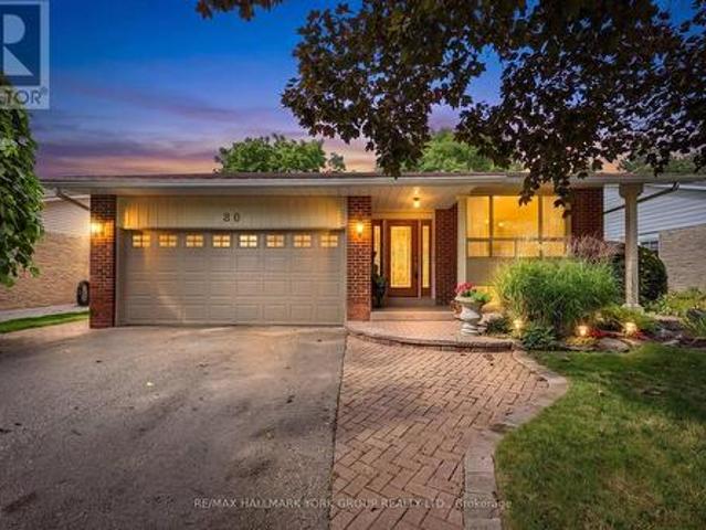 House for sale in Regency Acres, Aurora