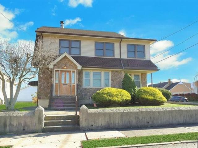 House for sale in Passaic, New Jersey