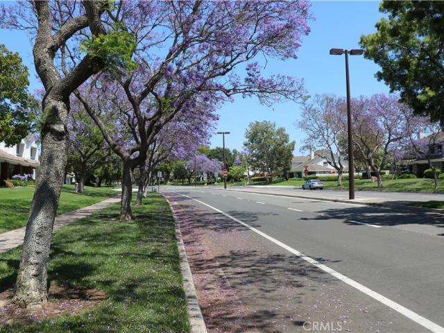 Condo for sale in Irvine, Woodbridge