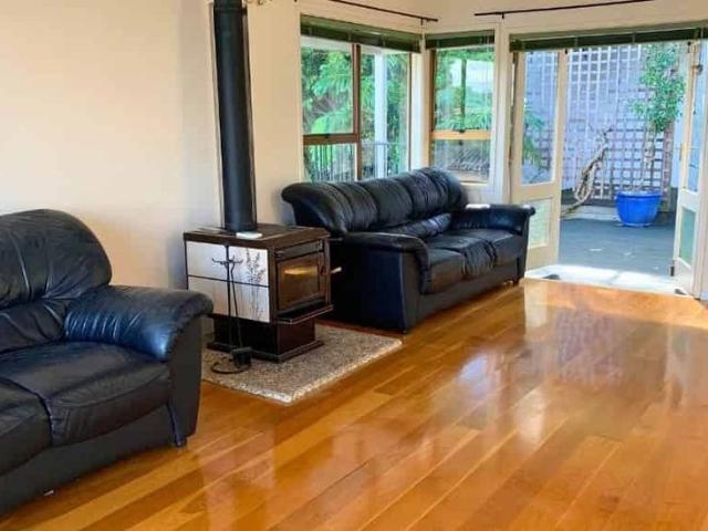 House for rent in Birkdale, Kaipātiki