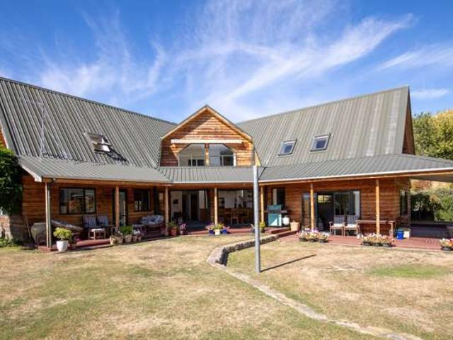 Property for sale in Otakou