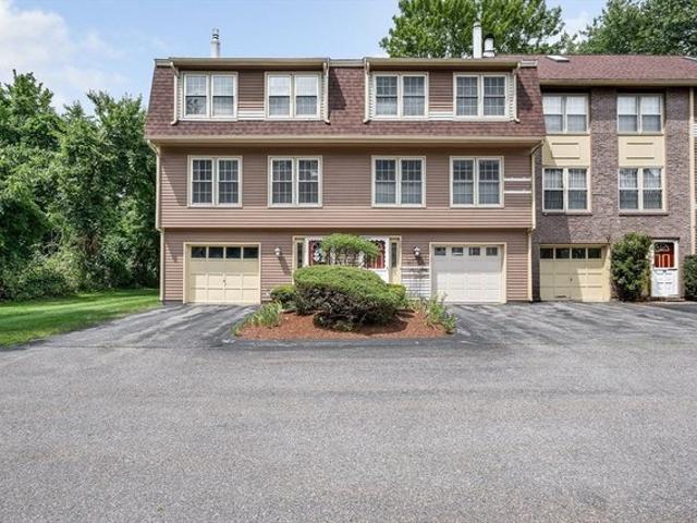 Condo for sale in Tewksbury, Massachusetts