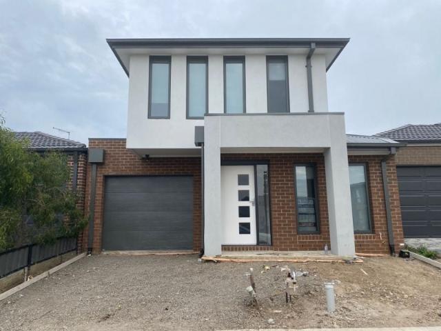 House for rent in Roxburgh Park, Melbourne