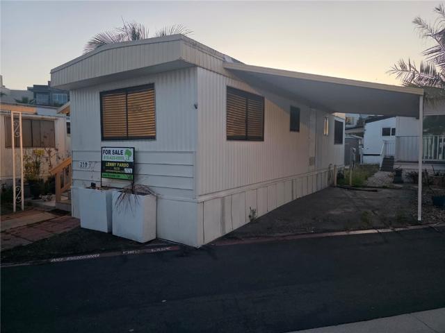 House for sale in Huntington Beach, California