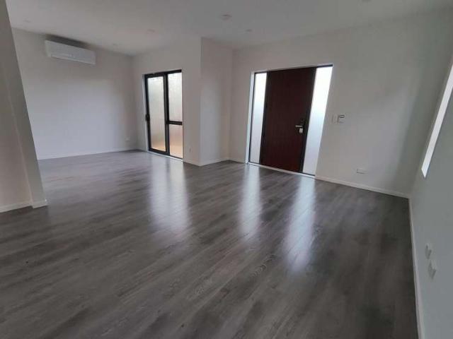 Townhouse for rent in East Tamaki, Oroua County