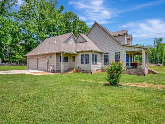 House for sale in Waverly