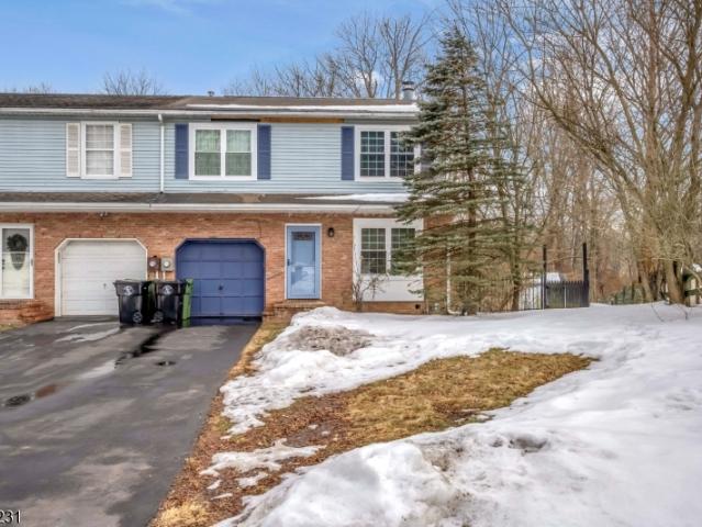 Townhouse for sale in Washington, New Jersey