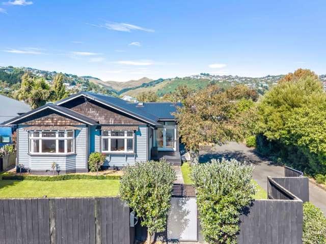 House for sale in Chaslands, Canterbury