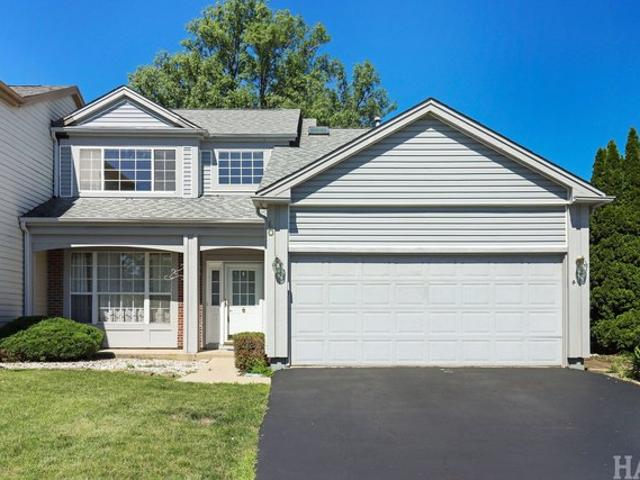 Townhouse for sale in Mundelein, Illinois