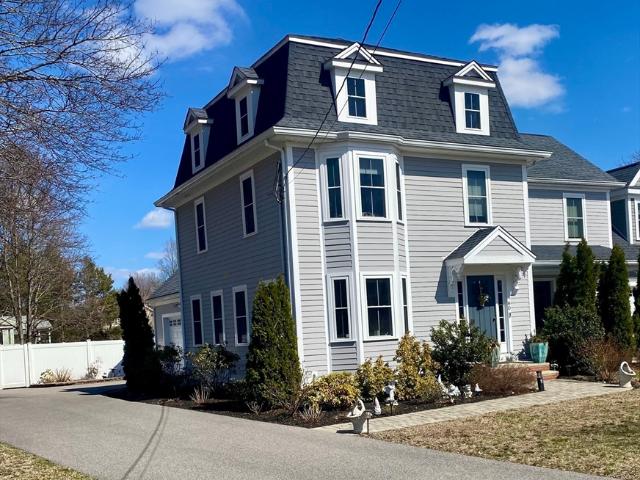 Condo for sale in Medfield, Massachusetts