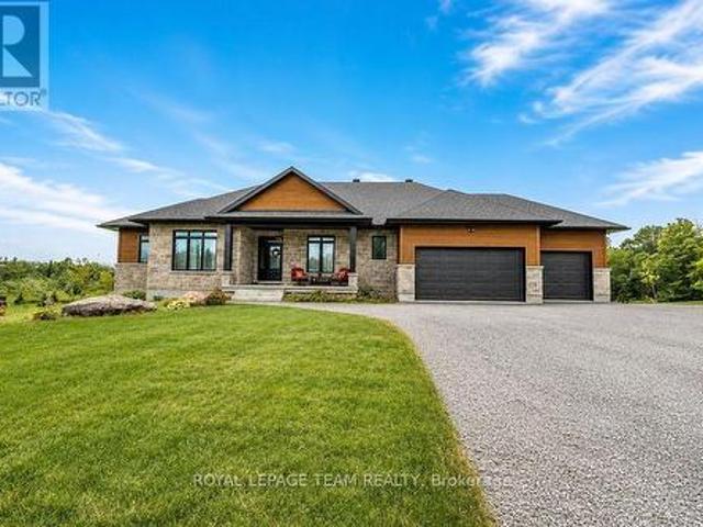 House for sale in Renfrew, Ontario