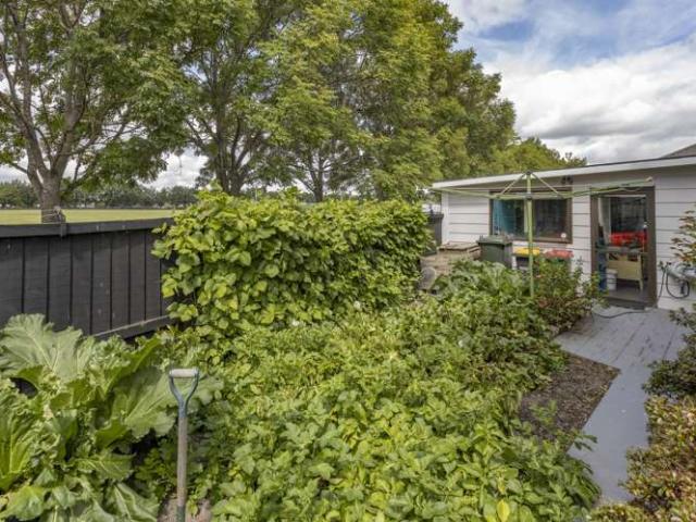 House for sale in Chaslands, Canterbury