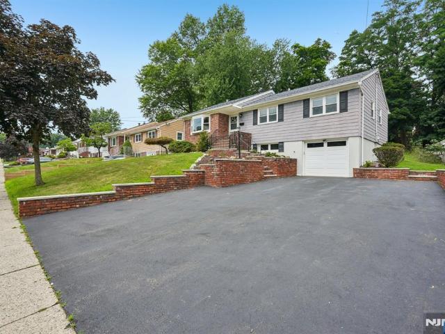House for sale in Cedar Grove, New Jersey