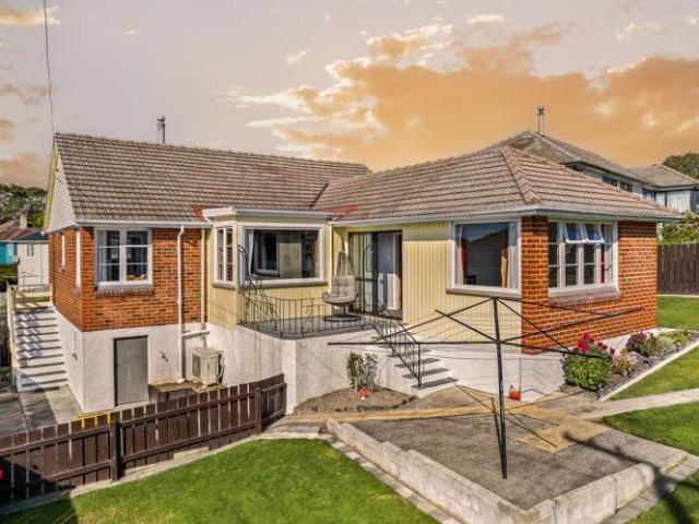 House for sale in Otakou