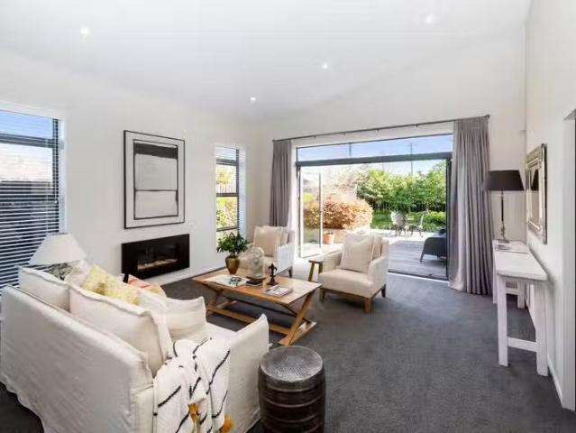 House for sale in Saint Albans, Canterbury