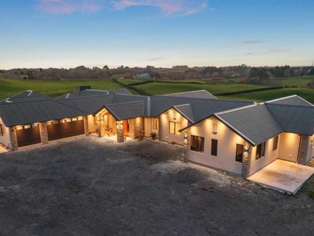 Property for sale in Awhitu