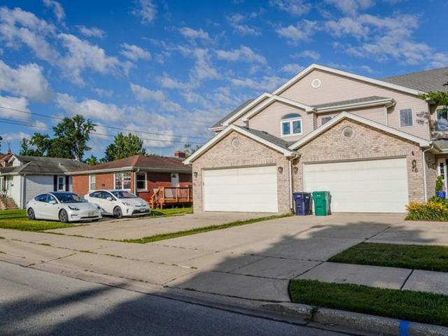 Townhouse for sale in Lombard, Illinois