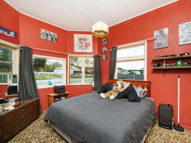 House for sale in Halcombe