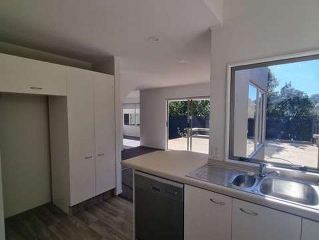 Townhouse for rent in Hillsborough