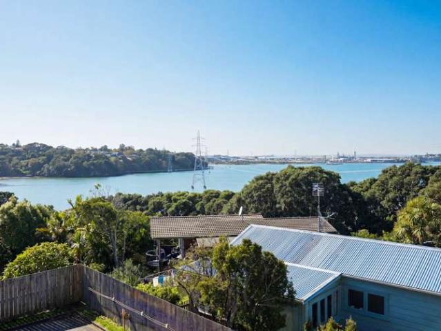 Townhouse for sale in Hillsborough, Puketāpapa