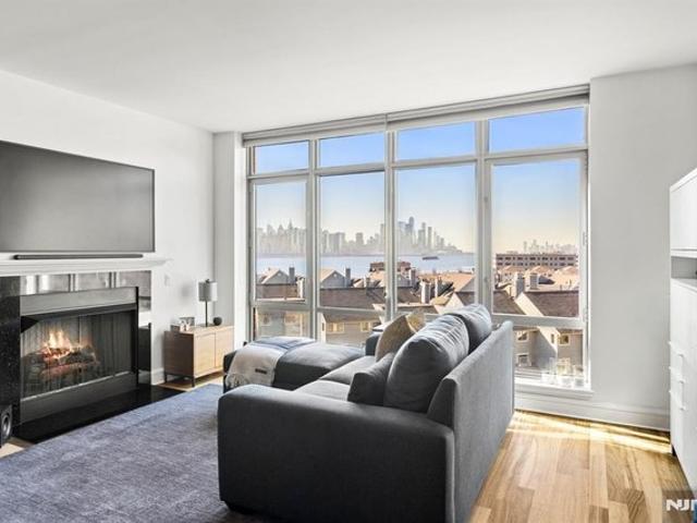 Condo for sale in Hudson, New Jersey