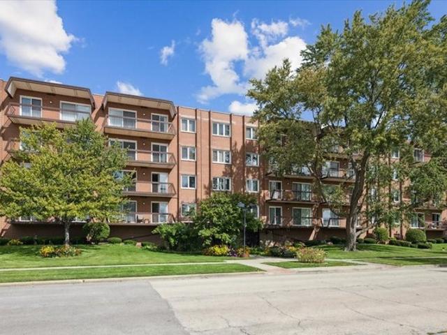 Condo for sale in Niles, Cook County