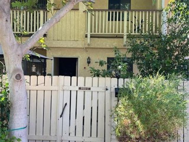 Townhouse for sale in Reseda, Los Angeles