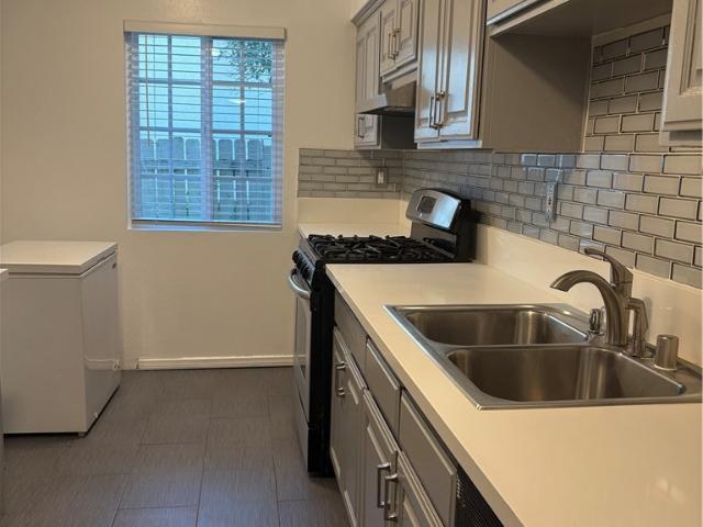 Townhouse for sale in Reseda, Canoga Park