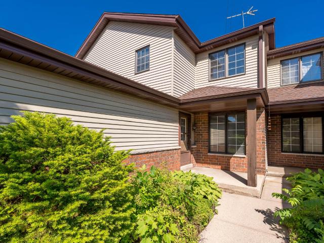 Condo for sale in Franklin, Wisconsin