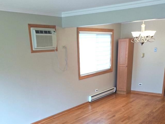 Condo for sale in Justice, Illinois