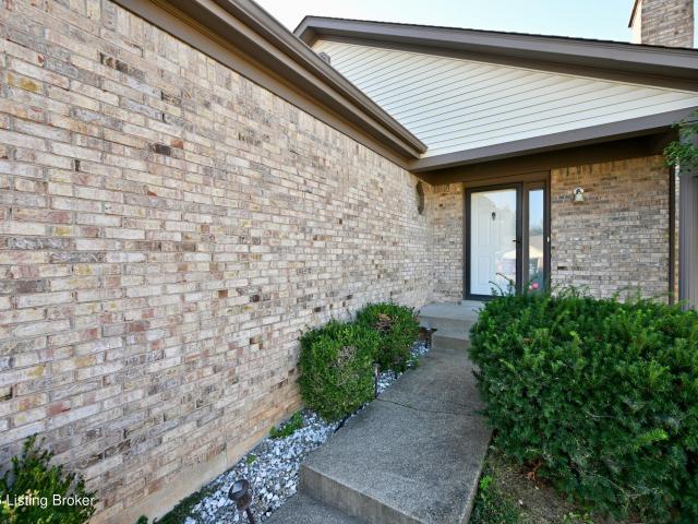 House for sale in Louisville, Jefferson County