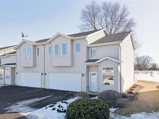 Townhouse for sale in New Prague, Minnesota