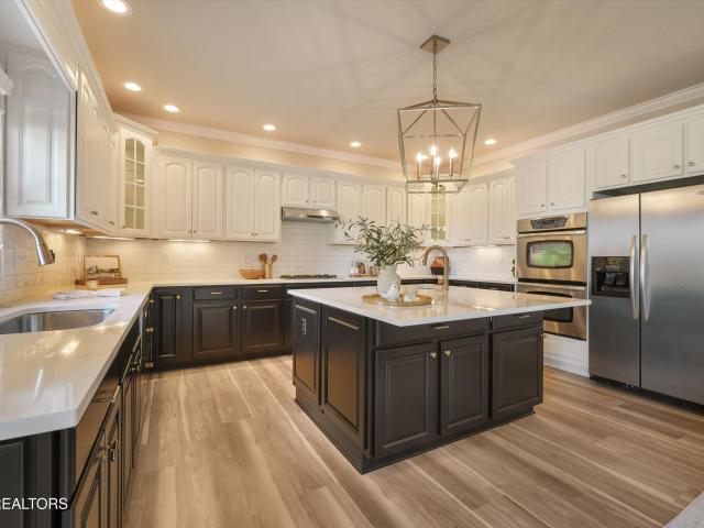 House for sale in Fox Run, Farragut