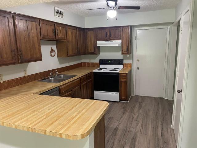 Townhouse for sale in Garland, Texas