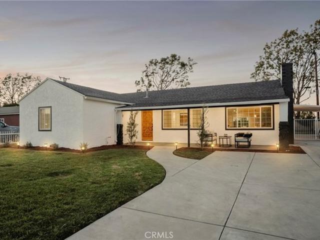 Townhouse for rent in Costa Mesa, California