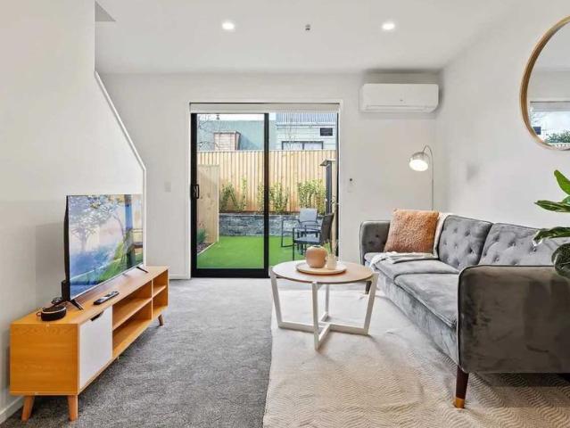 Townhouse for rent in Te Atatū Peninsula, Henderson-Massey