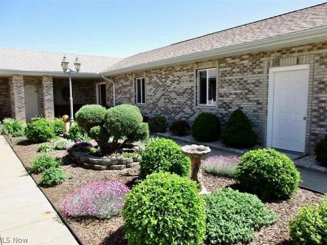 Townhouse for sale in Belpre, Ohio