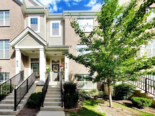 Townhouse for sale in Des Plaines, Illinois