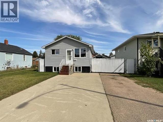 House for sale in West Industrial, Saskatoon