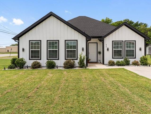 House for sale in Kemp, Texas