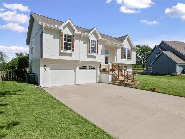House for sale in Bridle Trail, Peculiar