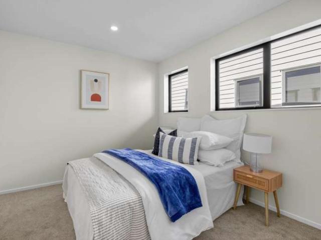 Townhouse for sale in Paremoremo, Oroua County