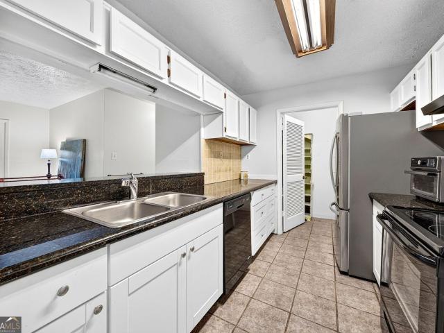Condo for sale in Scottdale, Georgia
