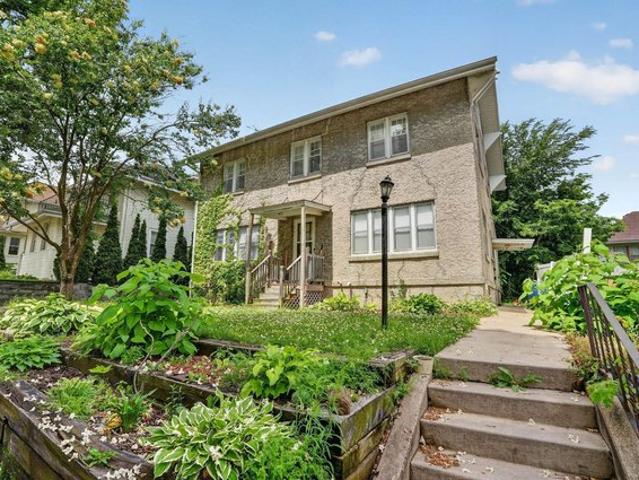 House for sale in Waterloo, Iowa