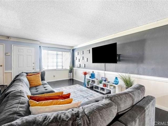 Townhouse for sale in Compton, California