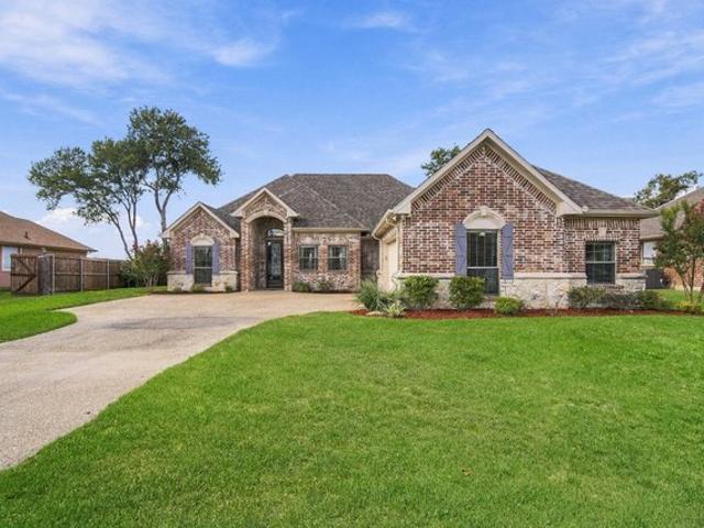 House for sale in Ennis, Ellis County